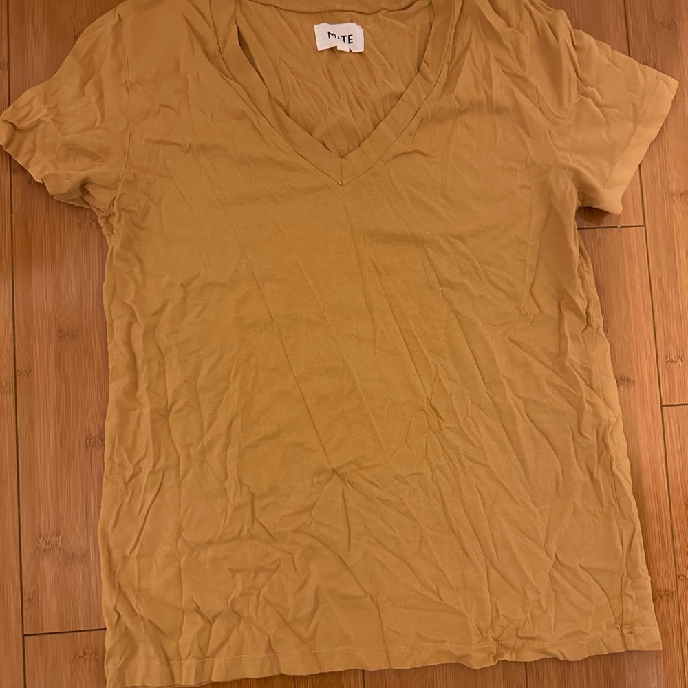 Mate the Label mustard yellow V-neck tee size small